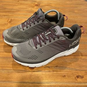 HOKA ONE ONE Clifton Men’s 10.5 2E Athletic Shoes 1102876 Gray Red